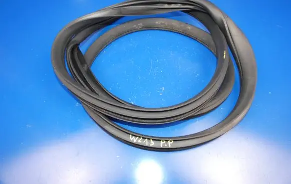 Mercedes-Benz E W213 Front door rubber seal 