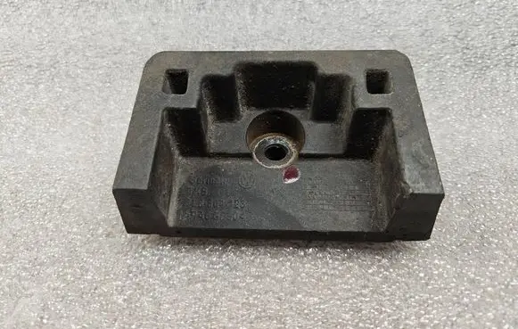 Audi Q7 4L Jacking socket point 7L8804123