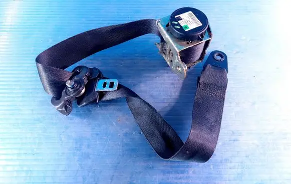 Mini One - Cooper R50 - 53 Front seatbelt 601028800 040816