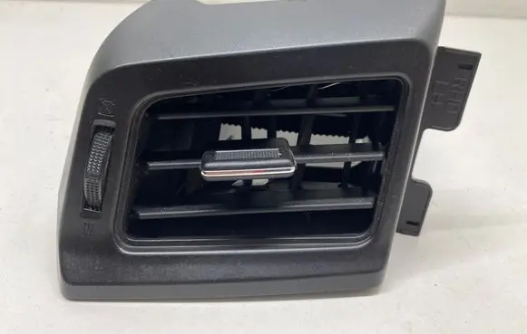 Toyota RAV 4 (XA40) Dashboard side air vent grill/cover trim 5567042080