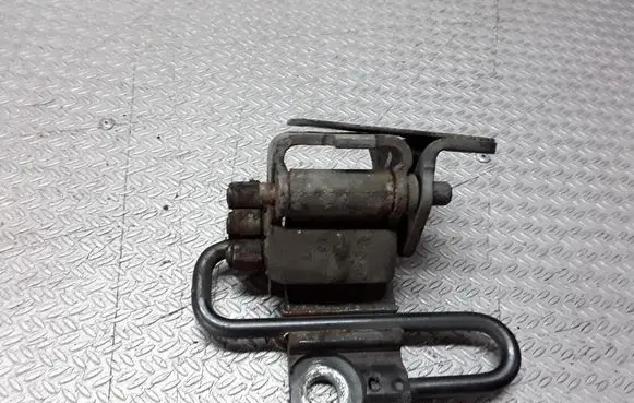 Audi Q7 4L Front door lower hinge 8E0831412E