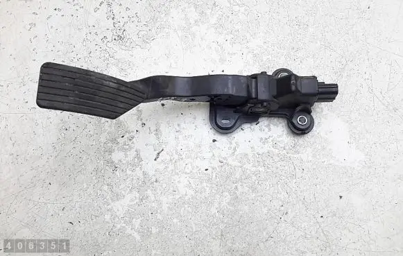 Mitsubishi Outlander Accelerator throttle pedal mn101543