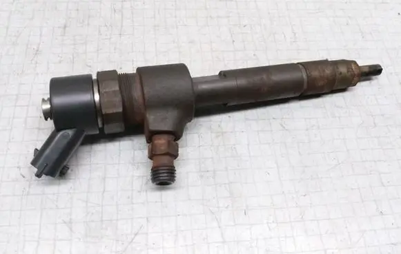 Opel Zafira B Fuel injector 0445110165