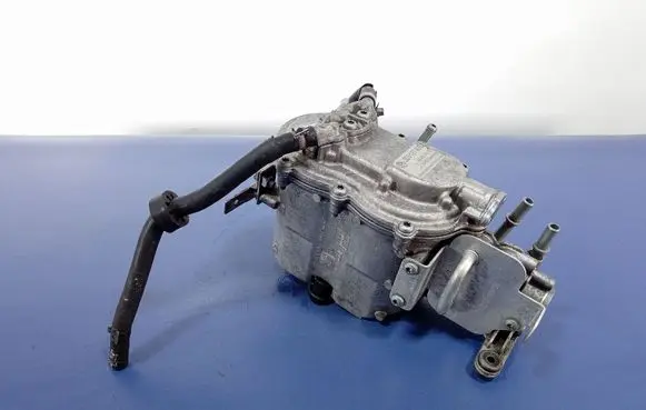 Volkswagen Phaeton Fuel filter housing 3D0127401D