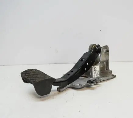 Audi Q3 8U Brake pedal