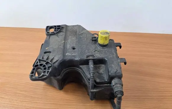 Peugeot 308 AdBlue liquid reservoir 20063980100 7330317AA