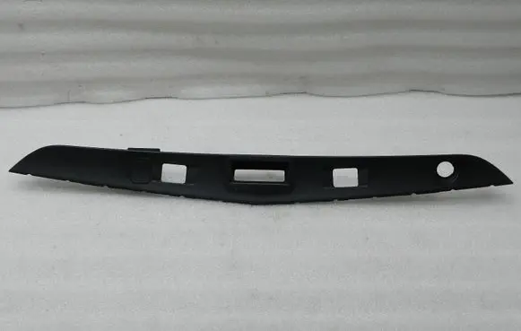 Mercedes-Benz E W212 Tailgate trim A2127400793