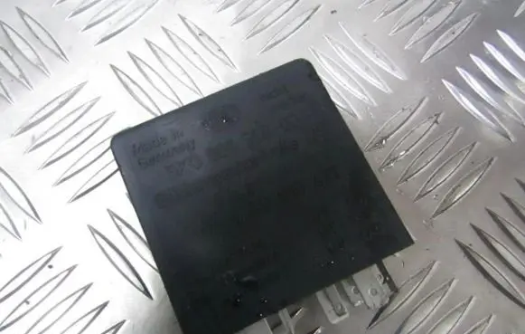 Audi A8 S8 D2 4D Other relay 4A0919471 5KG006568-00