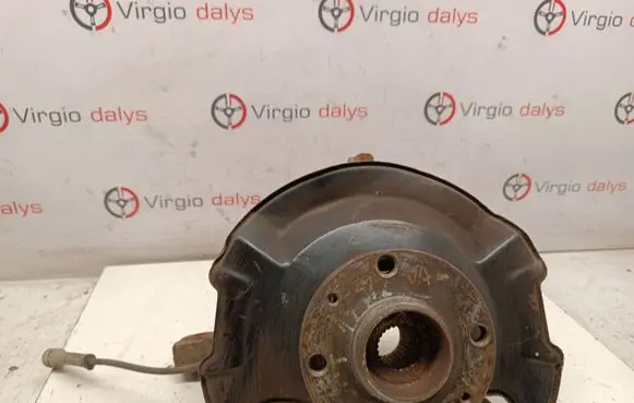 Suzuki Swift I Front wheel hub 06m22p
