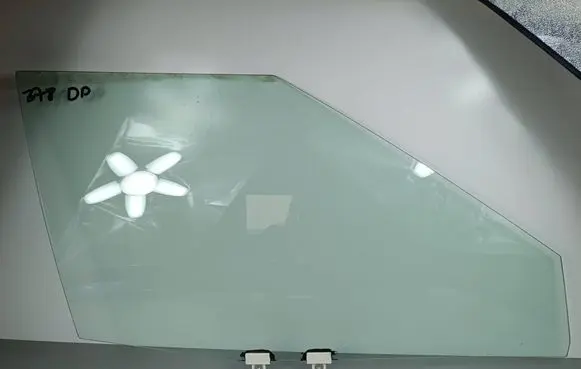Mitsubishi Outlander IV Front door window glass four-door DOT447 43R019795 NSGM41A