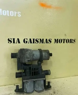 BMW 7 E38 Coolant heater control valve 1147412135