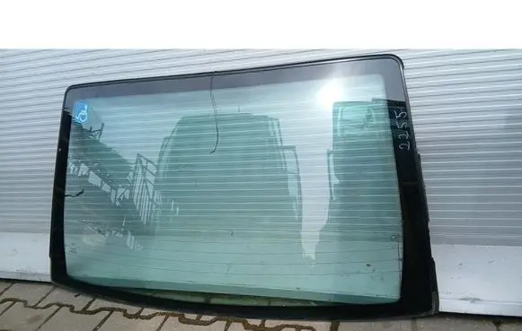 Ford Focus Front vent window/glass (coupe) 