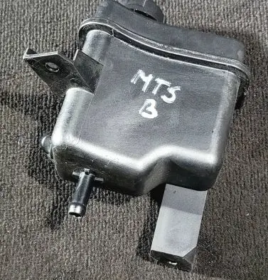 Mitsubishi Space Star Power steering fluid tank/reservoir