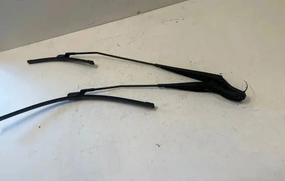 Citroen Berlingo Front wiper blade arm