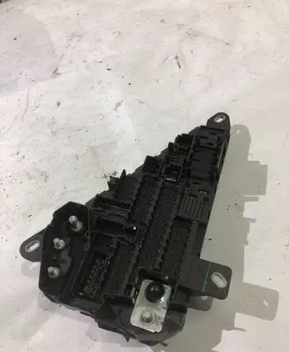 BMW 5 E60 E61 Fuse module 6906603