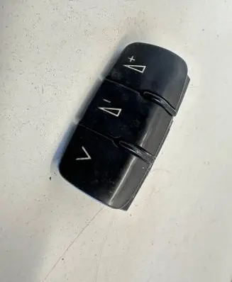 Audi A6 S6 C5 4B Steering wheel buttons/switches 4B0951527J Y042119440200
