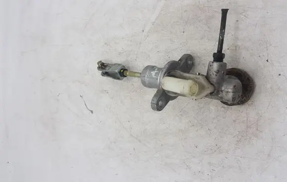 Nissan X-Trail T30 Clutch slave cylinder NOCODE