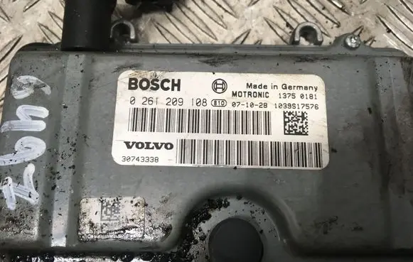 Volvo V70 Engine control unit/module 0261209108 1039S17576 13750181