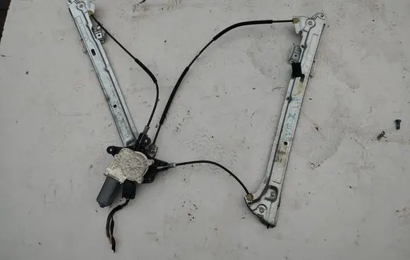 Mercedes-Benz Vito Viano W639 Front window lifting mechanism without motor 