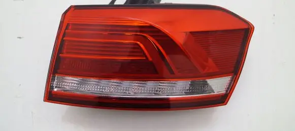 Volkswagen PASSAT B8 Rear/tail lights