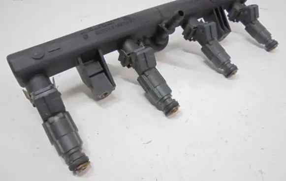 Seat Ibiza II (6k) Fuel injector 030906031J