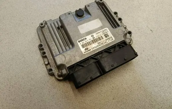 Hyundai i30 Engine control unit/module 0281019551 391112A943 1039S59674