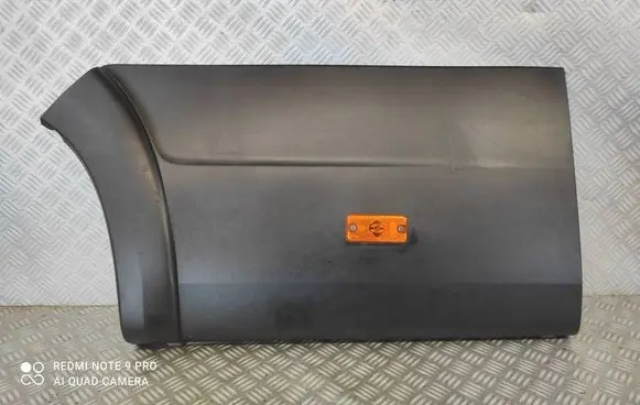 Rear fender molding trim