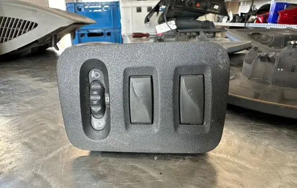Renault Master III Headlight level height control switch 8200379685