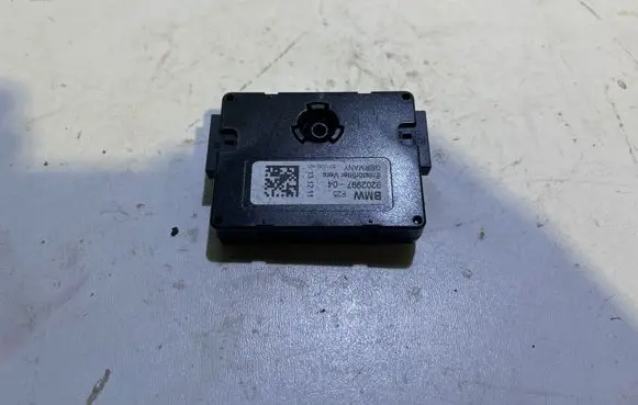 BMW X3 F25 Aerial antenna amplifier 9202997 50110082A01