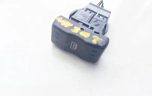 Renault Kangoo I Windscreen/window heater switch 399387