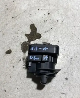 Mercedes-Benz A W169 Light switch 32221701 1695452904