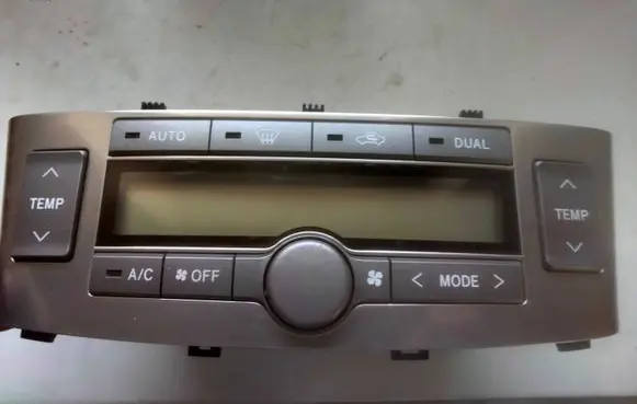 Toyota Avensis T250 Climate control unit 5590005270 MB1465704433