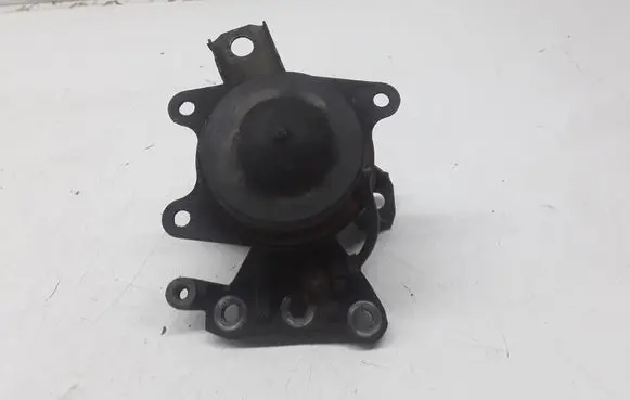 Mitsubishi Grandis Engine mount bracket 05617