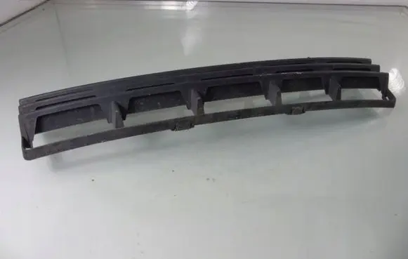Volvo V50 Front bumper lower grill