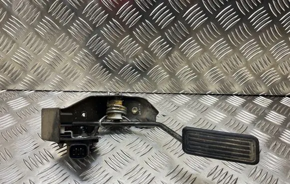 Toyota Avensis T250 Accelerator throttle pedal