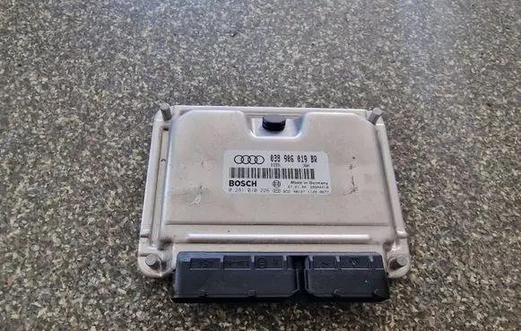 Skoda Octavia Mk1 (1U) Engine control unit/module 038906019BR