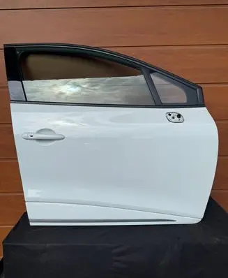 Renault Clio IV Front door