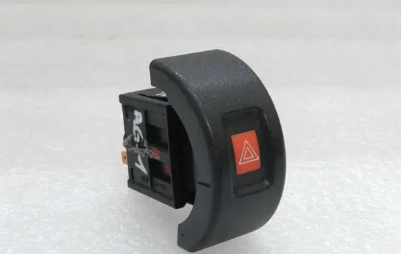 Opel Astra G Hazard light switch 9131728