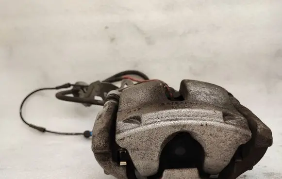 BMW 4 G22 G23 G24 G26 Front brake caliper