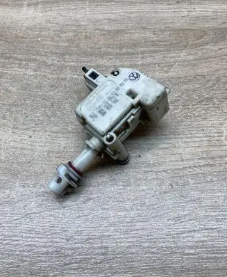 Volkswagen PASSAT B5 Central locking motor 3B0959782 754533