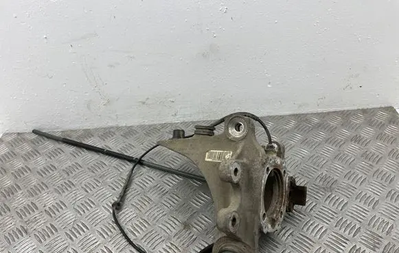 BMW 5 E60 E61 Rear wheel hub spindle/knuckle 6770926