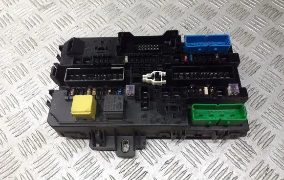 Opel Astra H High voltage junction box 13145017