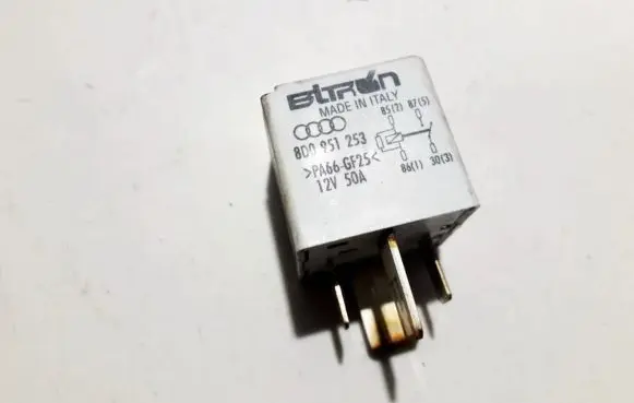 Volkswagen PASSAT B5 Other relay 8d0951253
