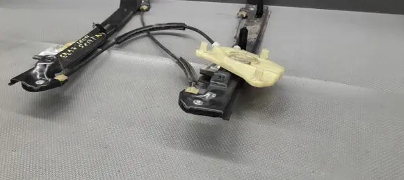Seat Leon (1P) Front window lifting mechanism without motor
