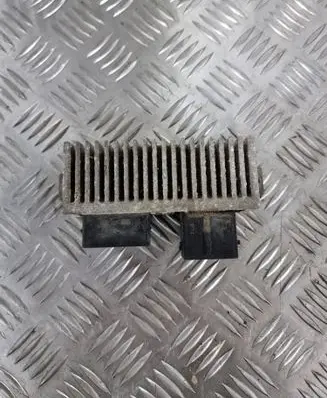 Renault Trafic III (X82) Glow plug pre-heat relay 271206395R