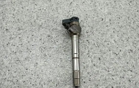 Audi A6 C7 Fuel injector