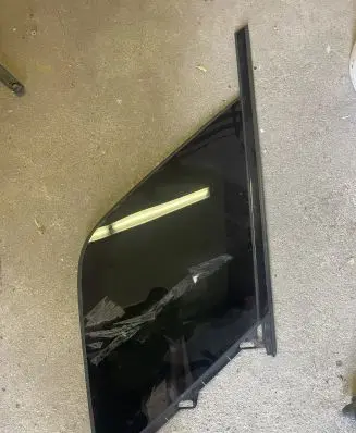 Land Rover Discovery Sport Rear side window