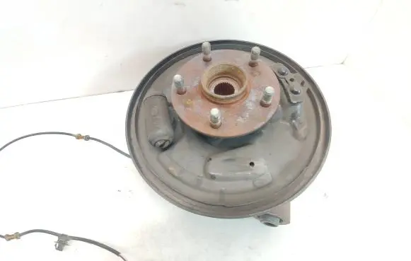 Suzuki Grand Vitara II Rear wheel hub spindle/knuckle 