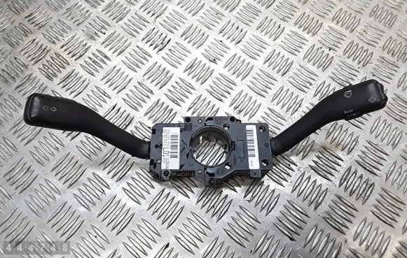 Audi TT Mk1 Wiper turn signal indicator stalk/switch 8L0953513