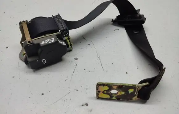 BMW 7 E65 E66 Middle seatbelt (rear) 8689L 00019264